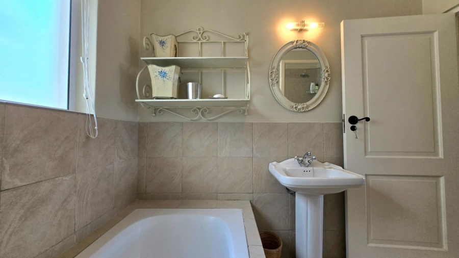 6 Bedroom Property for Sale in Franskraal Western Cape